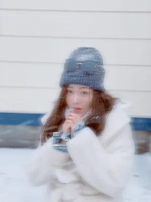 张天爱情人节雪地唯美写真图片