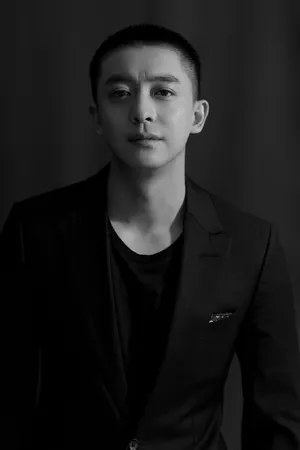 李佳航寸头西装硬朗写真图片_5