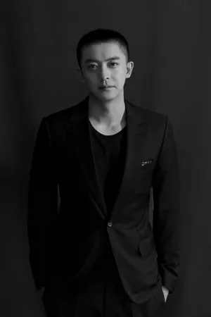 李佳航寸头西装硬朗写真图片_8