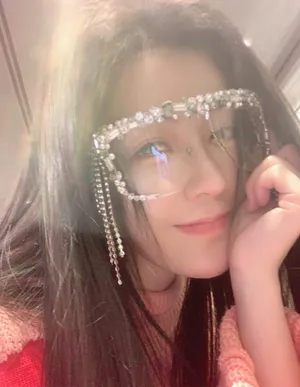 汤晶媚灵动俏皮自拍图片_3