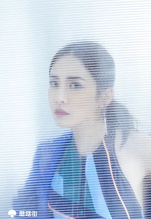 刘美彤性感时尚写真图片_3