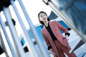 陈数《完美关系》干练西装剧照图片_5