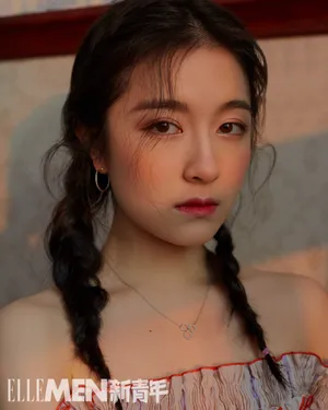李兰迪优雅性感内页大片写真图片_5