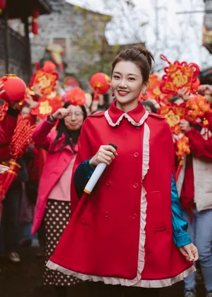 苗苗红裙喜庆靓丽图片_5
