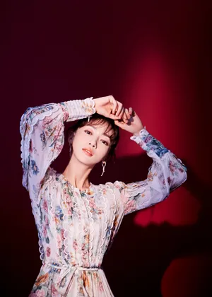 吴谨言甜美靓丽写真图片_2