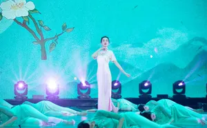 王鸥曼妙舞姿性感舞台照图片_8