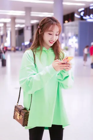 宣璐甜美机场街拍写真图片_2