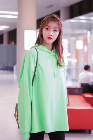 宣璐甜美机场街拍写真图片_4