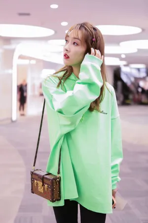 宣璐甜美机场街拍写真图片_7