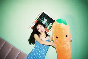 钟楚曦吊带裙性感写真图片