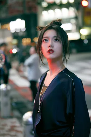 赵今麦东京夜景性感写真图片_8