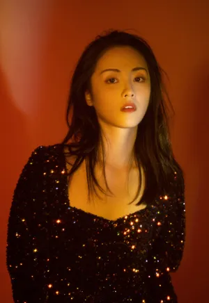 章乐韵亮片裙性感妩媚写真图片_2