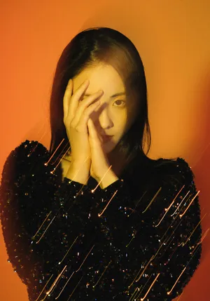 章乐韵亮片裙性感妩媚写真图片_5