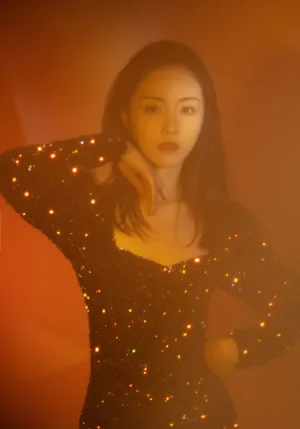 章乐韵亮片裙性感妩媚写真图片_6