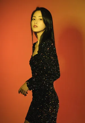 章乐韵亮片裙性感妩媚写真图片_10