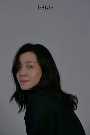 刘琳黑白穿搭内敛写真图片_3