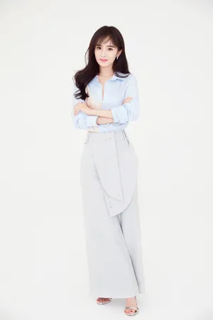 杨幂时尚性感写真图片_3