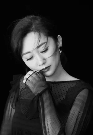 原子飞黑白质感写真图片_7