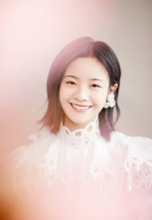 李庚希甜美连衣裙性感写真_10