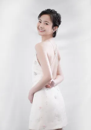 李庚希露背礼服性感写真_2