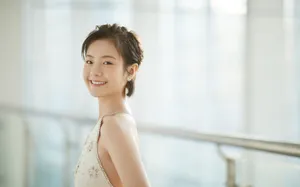 李庚希露背礼服性感写真_5