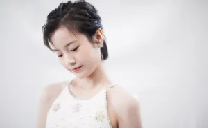 李庚希露背礼服性感写真_10