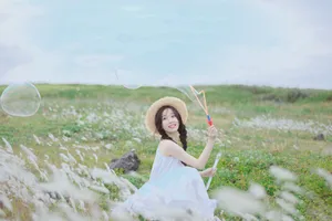 虞书欣甜美阳光写真图片_16
