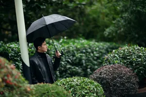 高伟光皮衣帅气写真图片_1