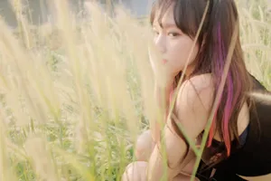 程潇朦胧光影性感写真图片_1