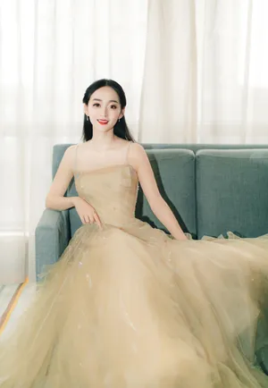 何泓姗性感迷人写真图片