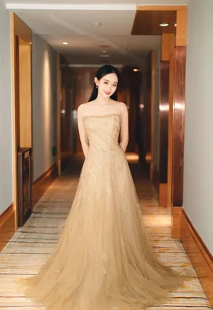 何泓姗性感迷人写真图片_5