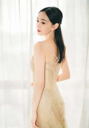 何泓姗性感迷人写真图片_6
