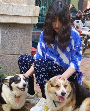 柳岩清爽养眼私服图片