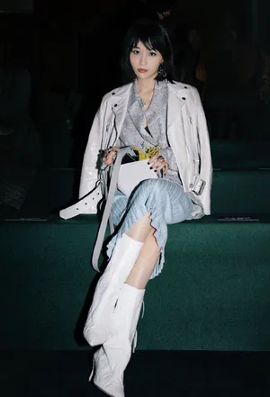 田沅甜酷时尚写真图片_2