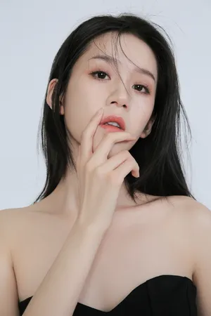 张琳艺抹胸裙性感写真图片_3