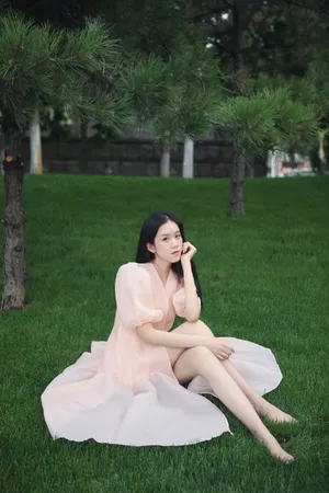 张琳艺仙气甜美写真图片