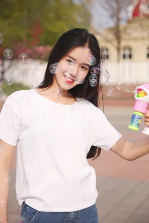 张琳艺甜美养眼私服图片