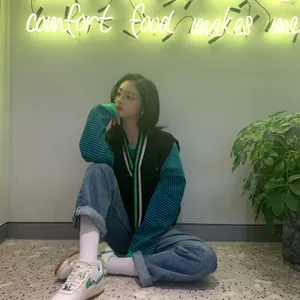 周洁琼俏皮可爱生活照图片_3