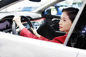 王子文性感时尚代言写真图片