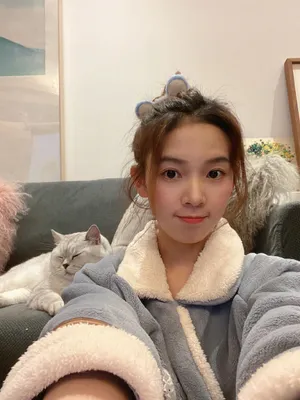 陈瑶私服俏皮居家自拍照图片