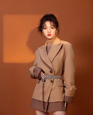 强东玥时尚甜美写真图片