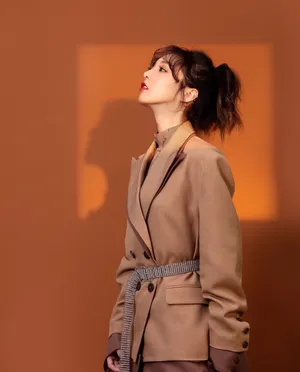强东玥时尚甜美写真图片_3