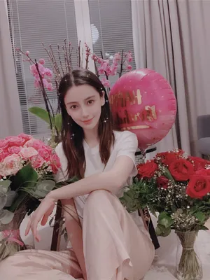 angelababy生日会养眼写真图片