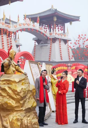 王丽坤2020央视小年夜西安会场剧照图片_4
