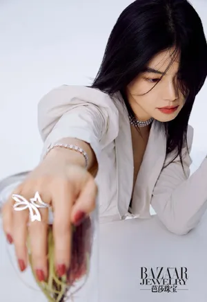 李蔓瑄芭莎珠宝性感图片
