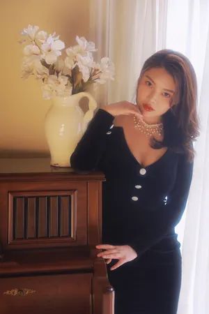 徐冬冬成熟复古性感写真图片