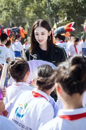 古力娜扎《你好生活》运动风剧照图片