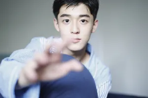 吴宇恒慵懒帅气居家写真图片_3