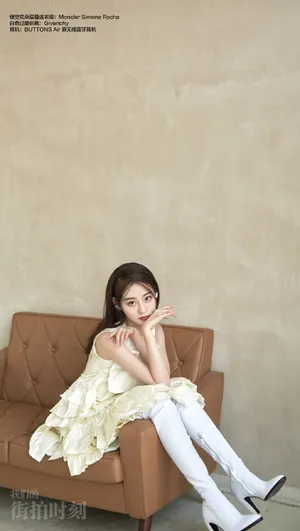 祝绪丹白裙长靴优雅写真图片_4