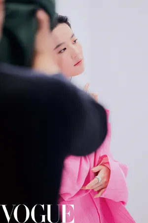 刘亦菲杂志封面写真花絮图片_5